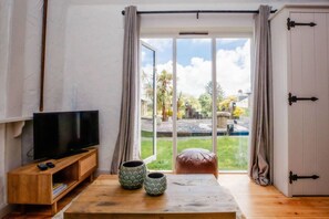 Smart TV - Chappell Cottage, Cosy Barn Treworgie Barton (Cornwall)