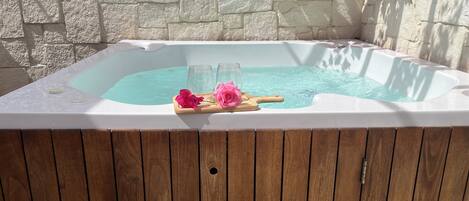 Bain à remous extérieur