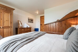 2 bedrooms, iron/ironing board, travel cot, WiFi - Trespaddick - Treworgie Barton Cottages (Cornwall)