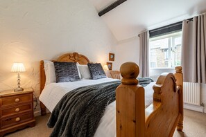 2 habitaciones, tabla de planchar con plancha, cuna de viaje y wifi 