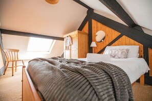 3 bedrooms, iron/ironing board, travel cot, WiFi