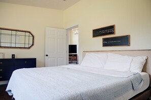 1 bedroom, desk, iron/ironing board, free WiFi