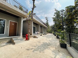 Room | Street view - Wild heaven Glamping And Resort Saputara (Ahwa)