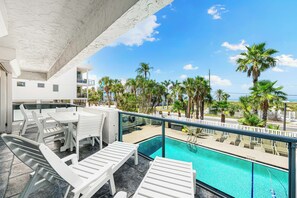 Outdoor dining - Tivoli by the Sea! Beach View Condo! Unit 207 (Siesta Key)