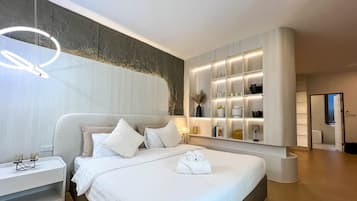 7 bedrooms, iron/ironing board, WiFi, bed sheets