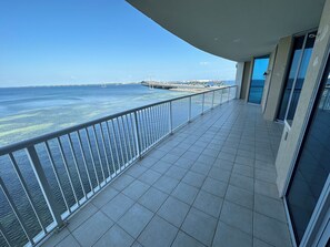 Property grounds - Charming 2-bedroom condo with fitness room and AC in Panama City Beach (Panama City Beach)