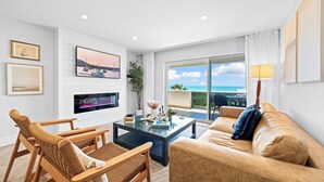 TV, books - Tivoli by the Sea! Beach View Condo! Unit 504 (Siesta Key)