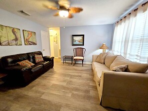 Living area - Gulf View 17 (Gulf Shores)