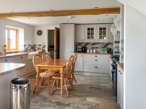 2 bedroom accommodation in Chepstow