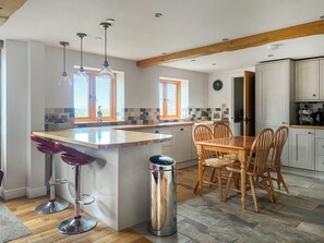 Private kitchen - 2 bedroom accommodation in Chepstow (Chepstow)