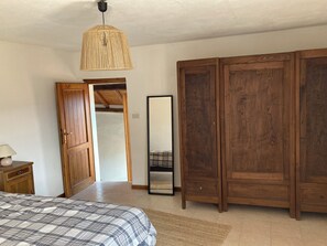 2 bedrooms, iron/ironing board, travel crib, bed sheets - Quiet house overlooking Lake Come (Carcente)