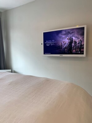 3 室のベッドルーム、デスク、アイロン / アイロン台、WiFi (無料)