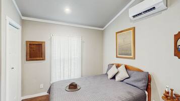 1 bedroom, internet, bed sheets