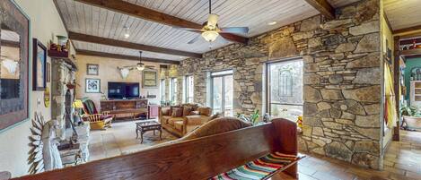TV, fireplace, DVD player