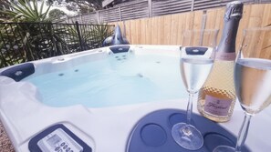 Outdoor spa tub - Spacial Rend in Cape Woolamai (Cape Woolamai)