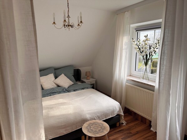2 chambres, fer et planche à repasser, lit parapluie, Wi-Fi gratuit
