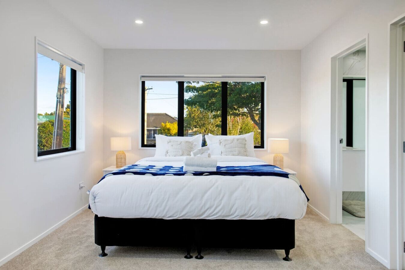 5 quartos, ferros/tábuas de passar roupa, Wi-Fi, roupa de cama