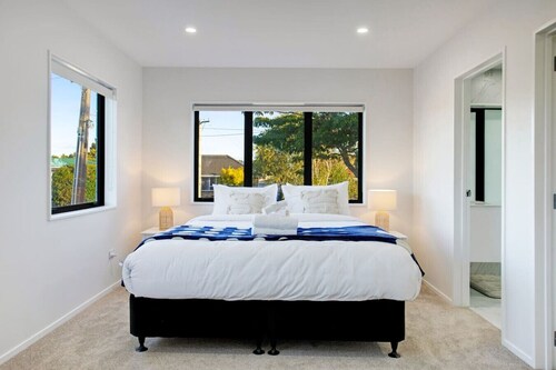 Spacious Modern Home near Airport and Manukau City