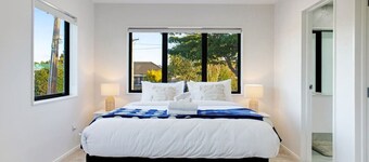 Spacious Modern Home near Airport and Manukau City