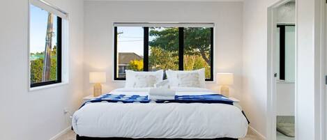 5 quartos, ferros/tábuas de passar roupa, Wi-Fi, roupa de cama