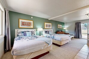 Iron/ironing board, Internet, bed sheets, wheelchair access