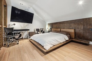 3 bedrooms, desk, iron/ironing board, free WiFi - Charming 3BR / 2.5BA Home in  Gentilly – Close to French Quarter & Lakefront (New Orleans)