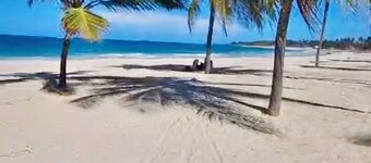 Private Beach Retreat, Free WiFi, Gym, Pool view Condo with Golf in Punta Cana