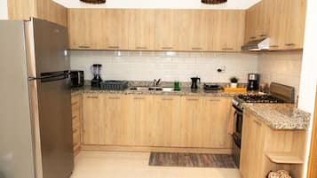 Mikrobølgeovn, ovn og kokeplater