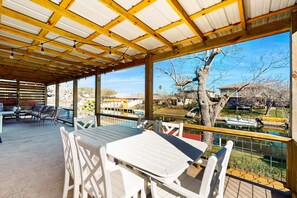 تناول الطعام بالخارج