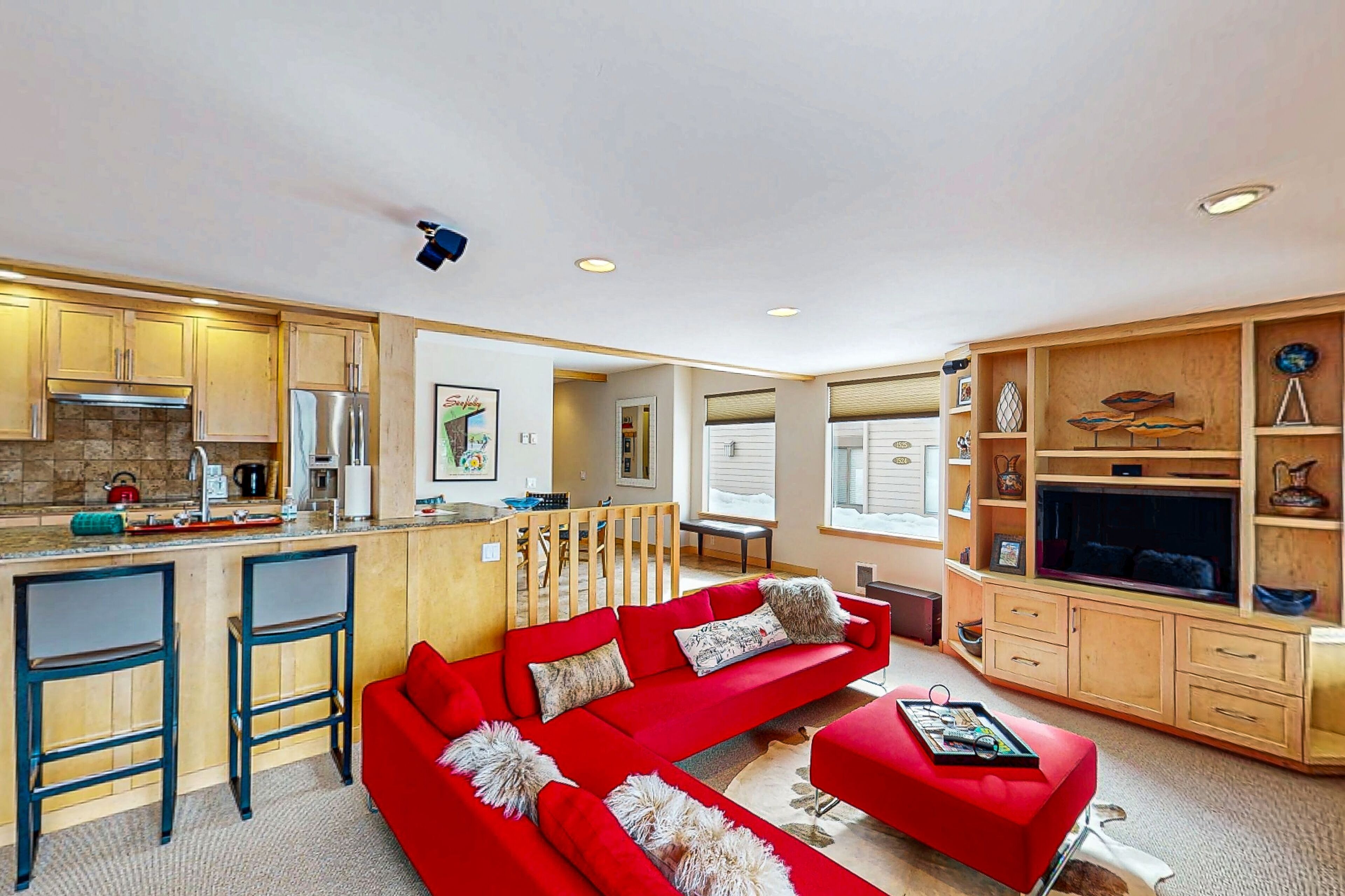 电视、壁炉、桌上足球、乒乓球