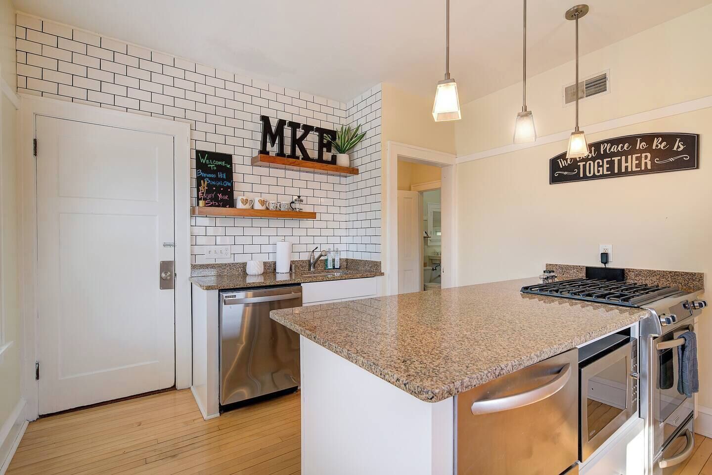 雪櫃、微波爐、焗爐、爐具