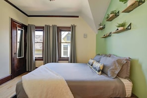 2 bedrooms, desk, iron/ironing board, free WiFi