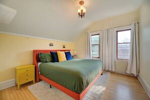 2 chambres, bureau, fer et planche à repasser, accès au Wi-Fi (inclus)