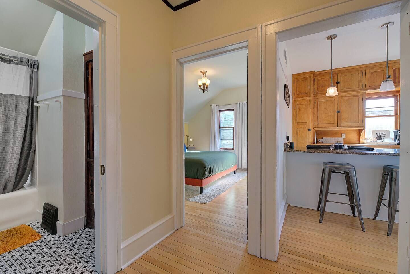 2 bedrooms, desk, iron/ironing board, free WiFi