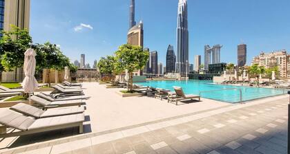 Spectacular Burj Khalifa View 2 min to Dubai Mall