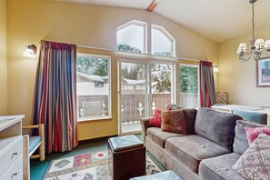 Televisie, een open haard en een dvd-speler