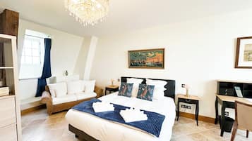 Luxury Suite, Park View | Hypo-allergenic bedding, in-room safe, desk, laptop workspace