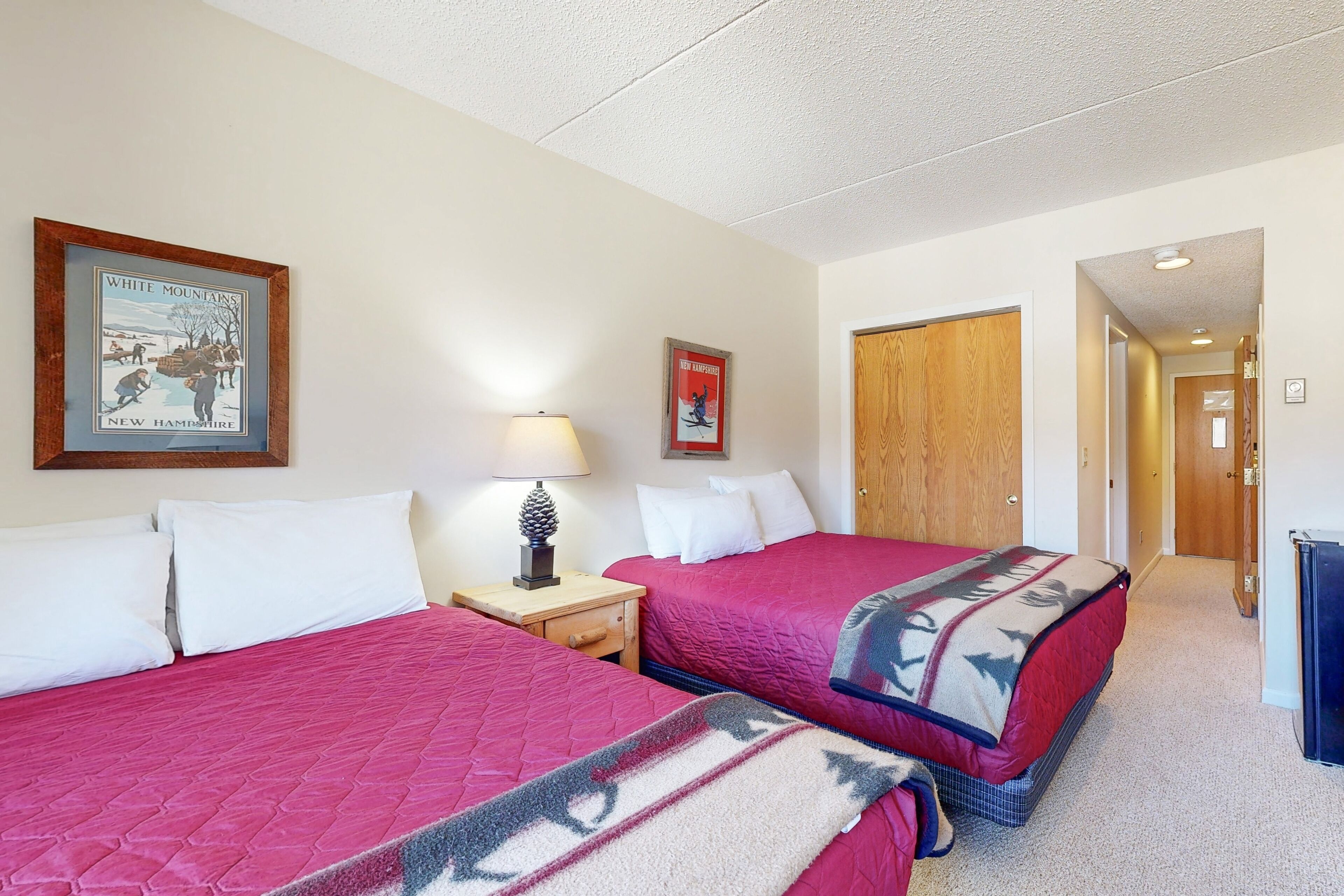 Iron/ironing board, internet, bed sheets