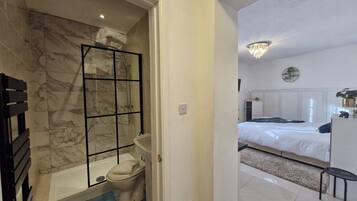 Apartment | Bathroom