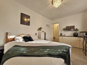 Appartement | 1 chambre, fer et planche à repasser, accès au Wi-Fi (inclus)