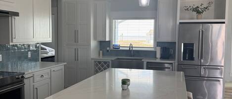 Mikrowelle, Ofen, Herdplatte, Geschirrspüler