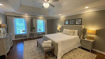 4 quartos, cofres nos quartos, escrivaninha, Wi-Fi de cortesia