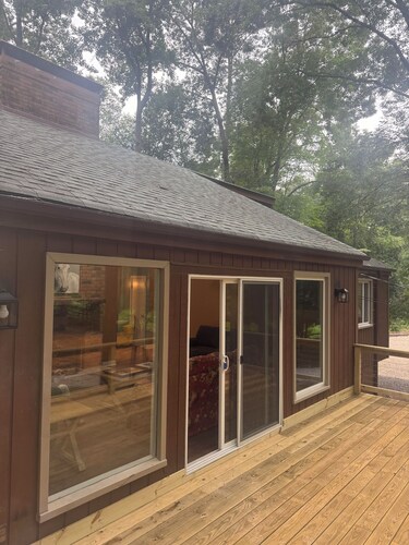 TREEHOUSE NOW AVAILABLE! 
A 5-bedroom, 2 driveways, 1.2 acres. 807 Brunson Drive