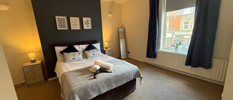 5 soverom, strykejern/-brett, wi-fi (inkludert) og sengetøy