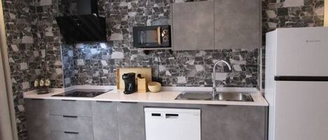 Fridge, microwave, oven, dishwasher