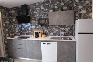 Fridge, microwave, oven, dishwasher