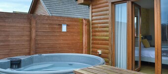 2 bedroom accommodation in Fitling