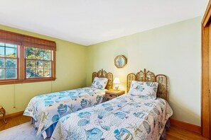 3 bedrooms, iron/ironing board, Internet, bed sheets