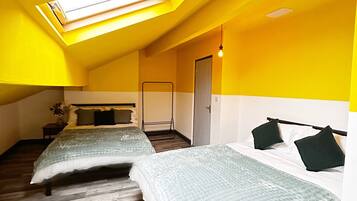 Apartment | 3 bedrooms, iron/ironing board, free WiFi, bed sheets