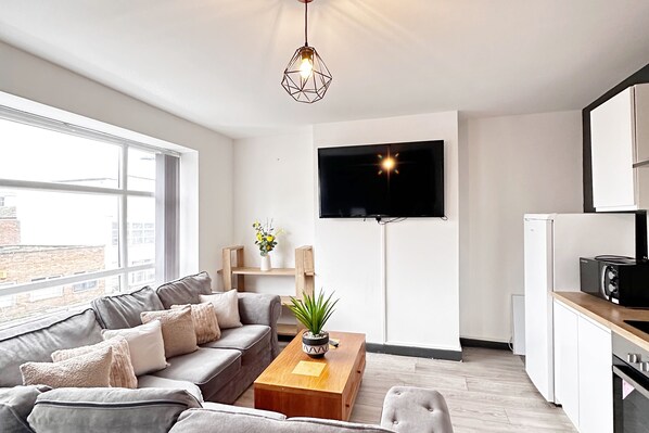 Apartment | Living area | TV - Willow Suite - 3br - Sleeps 8 - Central Blackpool (Blackpool)